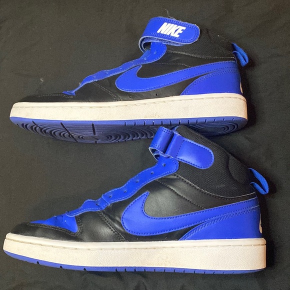 Nike Court - Picture 2 of 3